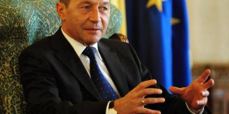 Traian Basescu minta Uni Eropa lindungi Moldova dari Rusia Traian Basescu minta Uni Eropa lindungi Moldova dari Rusia